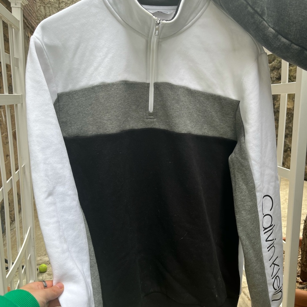 Calvin Klein quarter zip 8.5/10 condition.